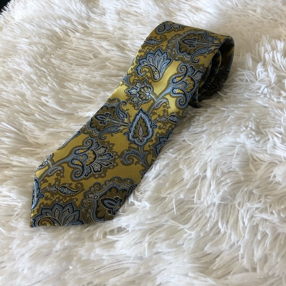 • Brand Q Mens Necktie •